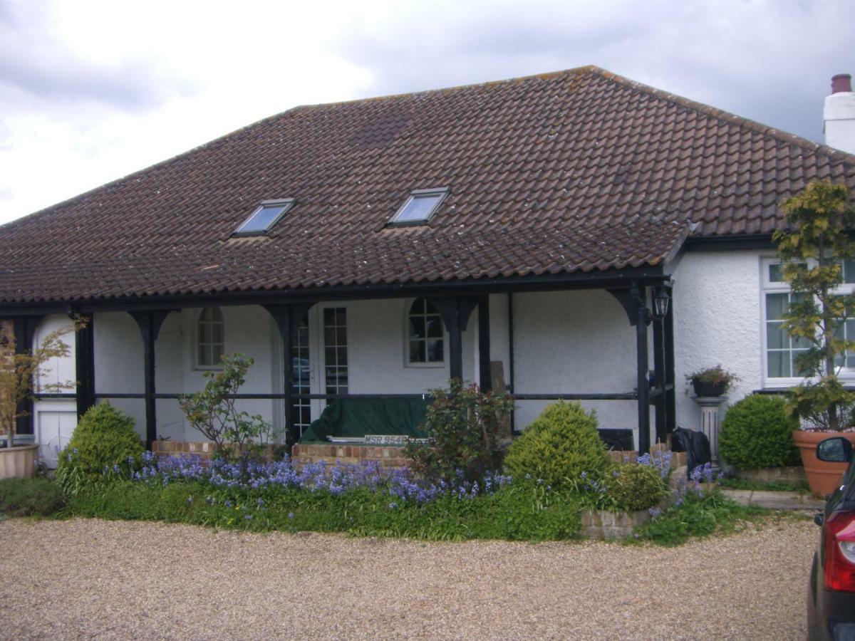 Bluebell Cottage Staines-upon-Thames Exterior photo